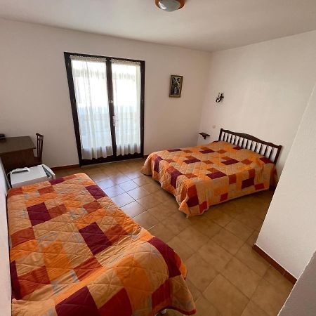 Motel Esterel 망들리유 라 나플 외부 사진