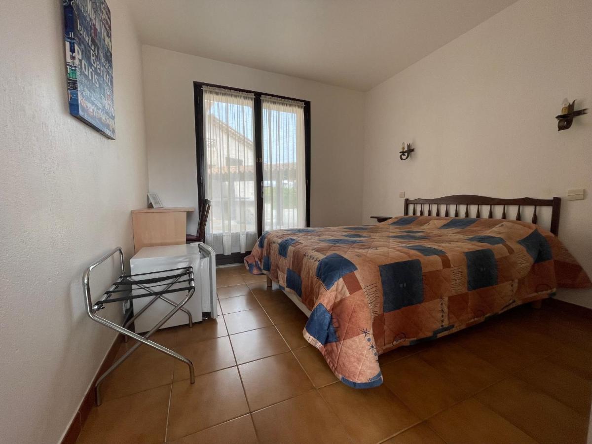 Motel Esterel 망들리유 라 나플 외부 사진