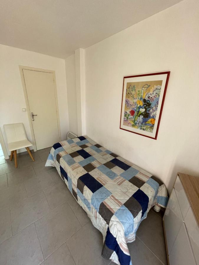 Motel Esterel 망들리유 라 나플 외부 사진