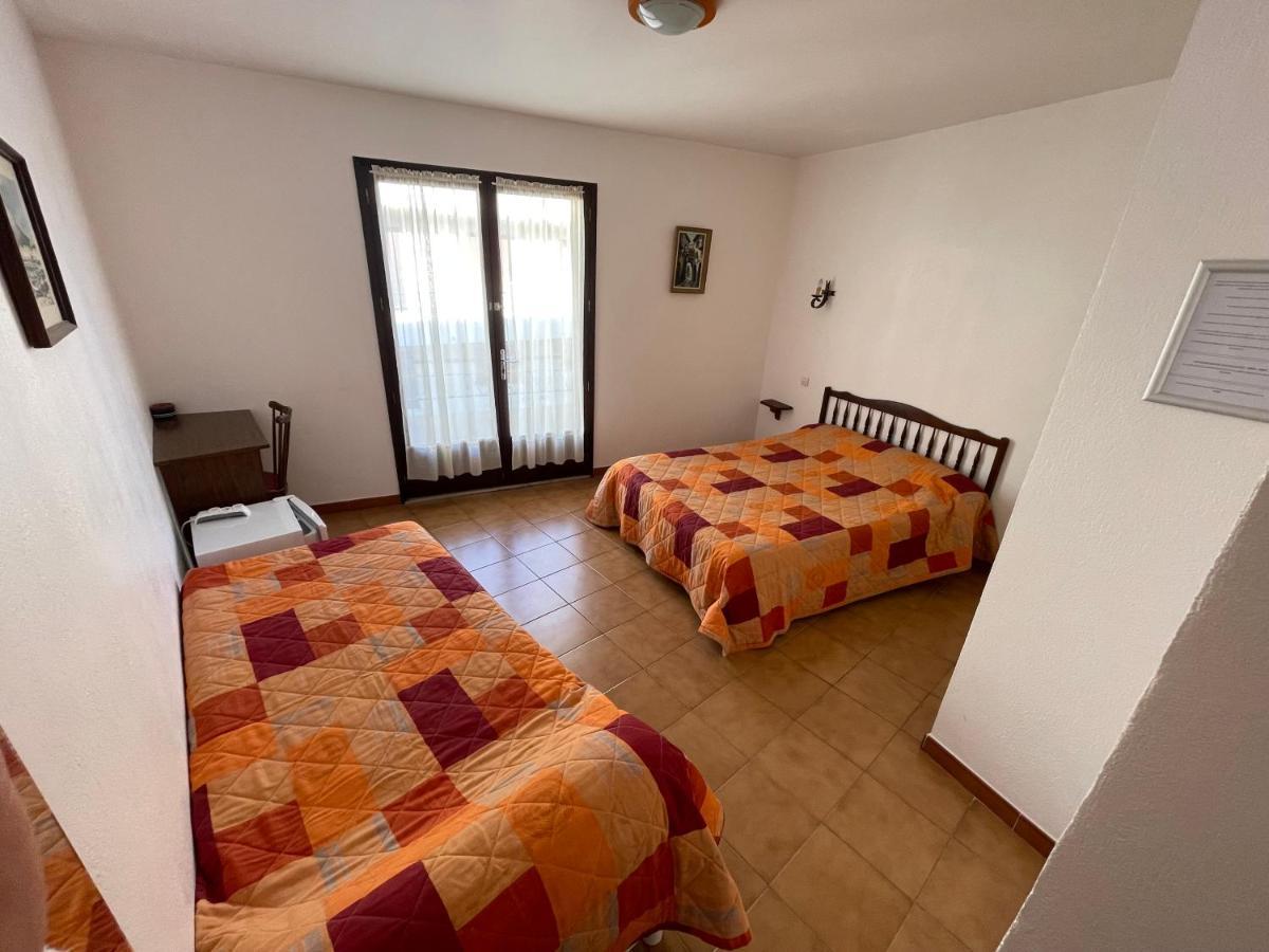 Motel Esterel 망들리유 라 나플 외부 사진